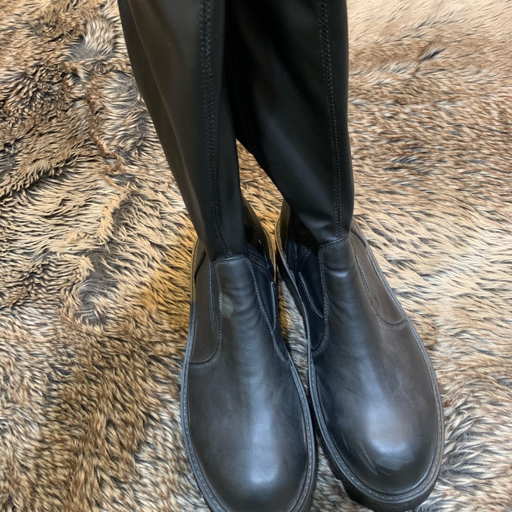 DEMONIA SLACKER-200
COLOR: Black Stretch Vegan Leather Size 12